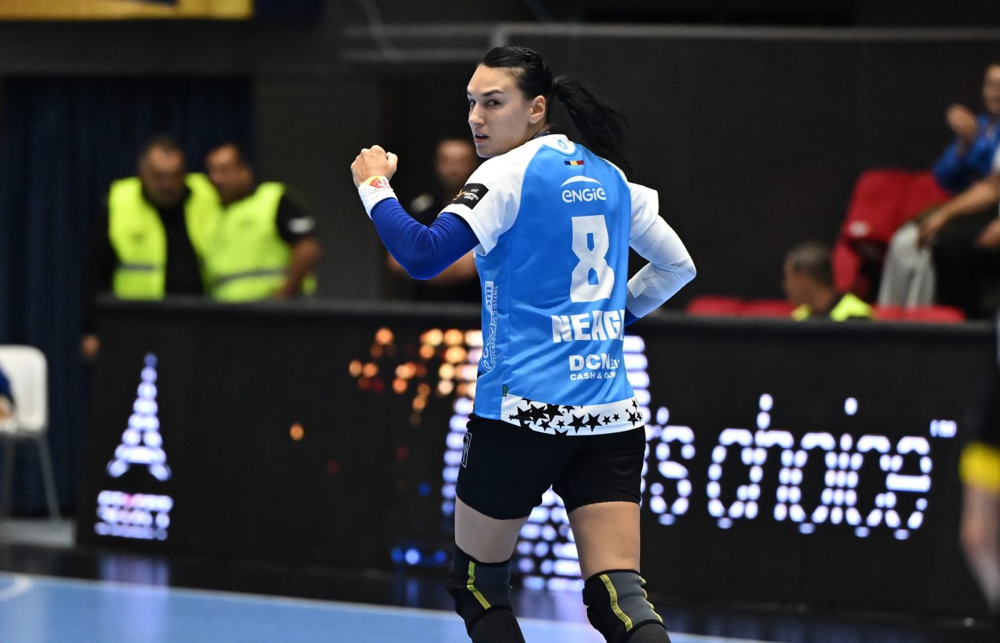 La Brașov, Cristina Neagu a auzit din nou întrebările începutului. Răspunsurile ei sunt însă în urmă, pe toate terenurile pe care a jucat. Și sunt irepetabile